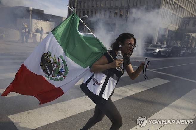 14일 샌프란시스코에서 열린 '노 킹스' 시위 [Stephen Lam/샌프란시스코 크로니클/AP=연합뉴스. 재판매 및 DB 금지]