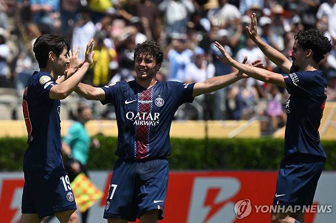 골세리머니를 펼치는 이강인(맨 왼쪽) [AFP=연합뉴스]