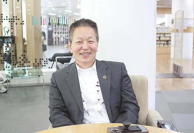 한국계 첫 미 육군 장성 출신 스티븐 커다 美 루이스대 교수 (파주=연합뉴스) 박현수 기자 = 연합뉴스와 인터뷰하는 한국계 첫 미 육군 장성 출신 스티븐 커다 미국 루이스대 교수. 2025. 06. 14. phyeonsoo@yna.co.kr