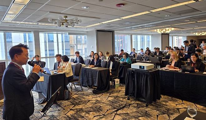 K-BioX SUMMIT 7 in Boston에서 인사말하는 육동한 춘천시장 [촬영 이상학]