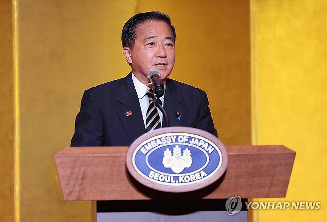 축사하는 나가시마 아키히사 일본 총리 보좌관 (서울=연합뉴스) 김성민 기자 = 나가시마 아키히사 일본 총리 보좌관이 16일 서울 중구 롯데호텔에서 열린 한일 국교정상화 60주년 기념 행사에서 축사를 하고 있다. 2025.6.16 ksm7976@yna.co.kr
