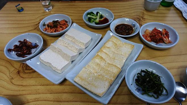산초기름에 구운 두부의 슴슴하고 깊은 맛이란…