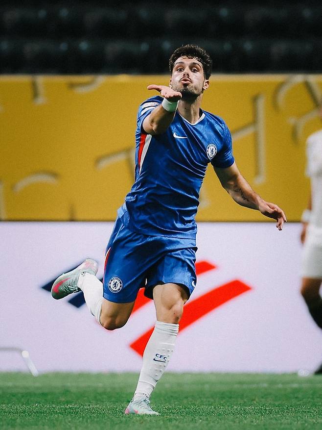 17일 LA FC와 클럽 월드컵 D조 1차전에서 선제골을 넣은 뒤 세레머니하는 첼시의 페드루 네투