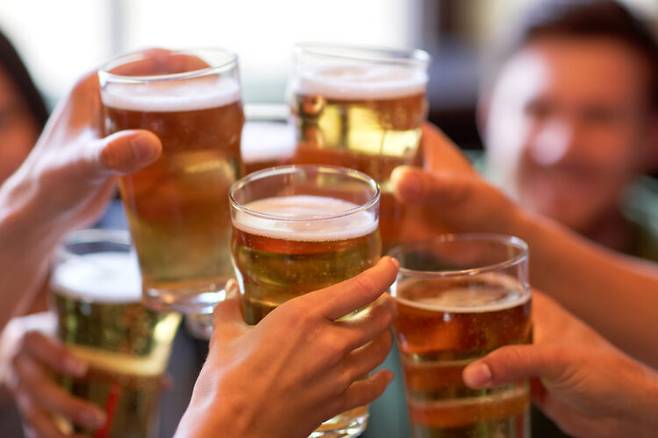 일반 맥주의 건강한 대안으로 떠오른 무알코올 맥주도 당뇨병과 비만 등의 위험을 높일 수 있는 것으로 나타났다. [사진=클립아트코리아]