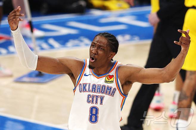 오클라호마시티 선더가 17일(한국시간) 열린 2024-25 NBA 파이널 5차전에서 인디애나 페이서스에 120-109로 이겼다. 사진은 이날 40점을 기록한 제일런 윌리엄스. ⓒ AFP=뉴스1