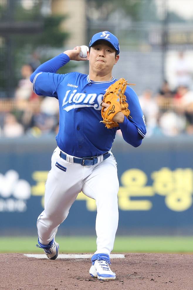 삼성 양창섭이 11일 광주-기아 챔피언스 필드에서 열린 2025 KBO리그 KIA전에 선발 등판해 힘차게 공을 던지고 있다. 사진 | 삼성 라이온즈