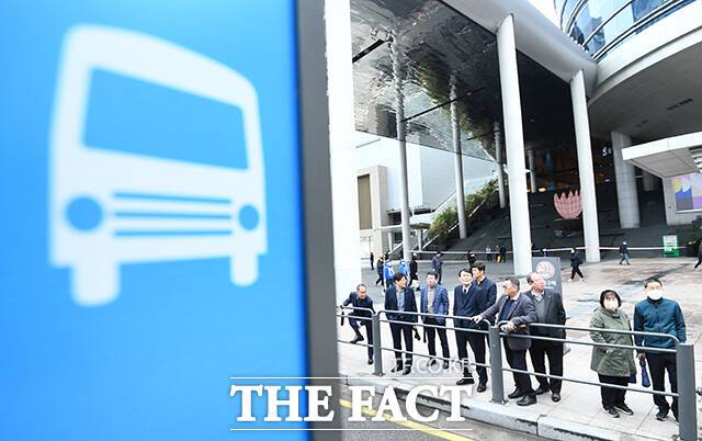 서울시내버스 노사는 지난 6일 송파구 모처에서 실무협상을 재개했다. /더팩트 DB