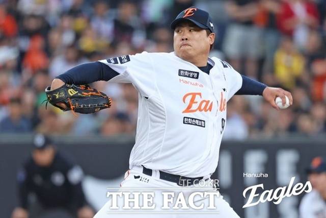 류현진은 지금까지 4차례 수술을 받았다. 계약 기간 2031년까지 선발 마운드에 오르기 위해선 체계적인 '관리'가 필요하다. /한화 이글스