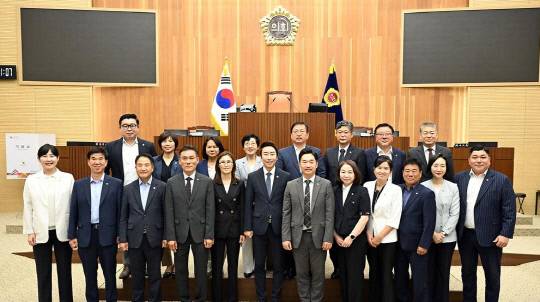 제4대 세종시의회 의원들 모습. 세종시의회 제공