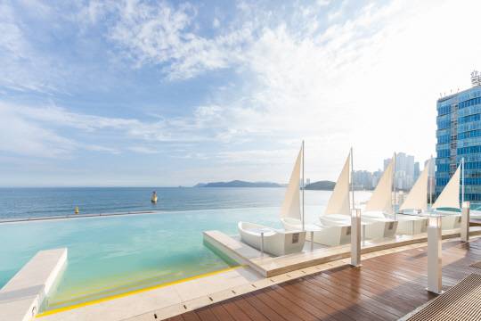 해운대 핫플 클럽디 오아시스, '2025 썸머 웨이브 페스티벌' 개최 포스터. [이도 제공]