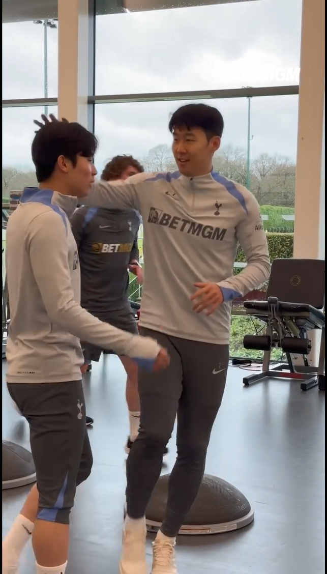 지난 1월 토트넘 SNS에 게시된 훈련 중인 양민혁과 손흥민 모습. 사진=토트넘 SNS