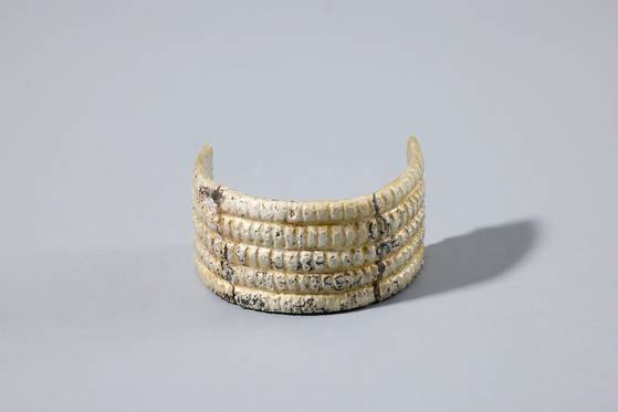 국가유산청 국립문화유산연구원 국립부여문화유산연구소가 17일 공주 무령왕릉과 왕릉원 1~4호분의 재조사 성과를 발표했다. 사진은 공주 왕릉원 2호분 출토 반지. 사진 국가유산청