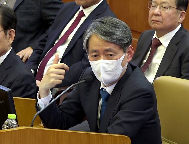 조지호 경찰청장이 지난 2월20일 서울 종로구 헌법재판소에서 열린 윤석열 대통령 탄핵심판 10차 변론에 증인으로 출석해 발언하고 있다. 헌법재판소 제공