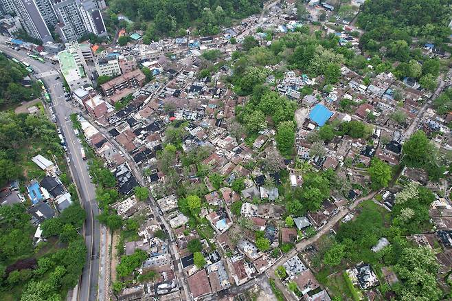 서울 노원구 중계본동 백사마을 일대에서 재개발을 위한 철거공사가 진행되고 있다. 연합뉴스