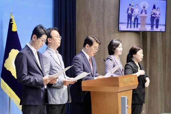 ▲국무총리 후보자 인사청문특위 소속 국민의힘 의원들이 17일 김민석 후보자의 채무와 재산 등에 대한 의혹을 제기하면서 소명을 촉구하고 있다. 사진=김희정 페이스북