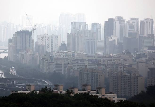 16일 남산에서 본 서울 시내 모습. [연합]