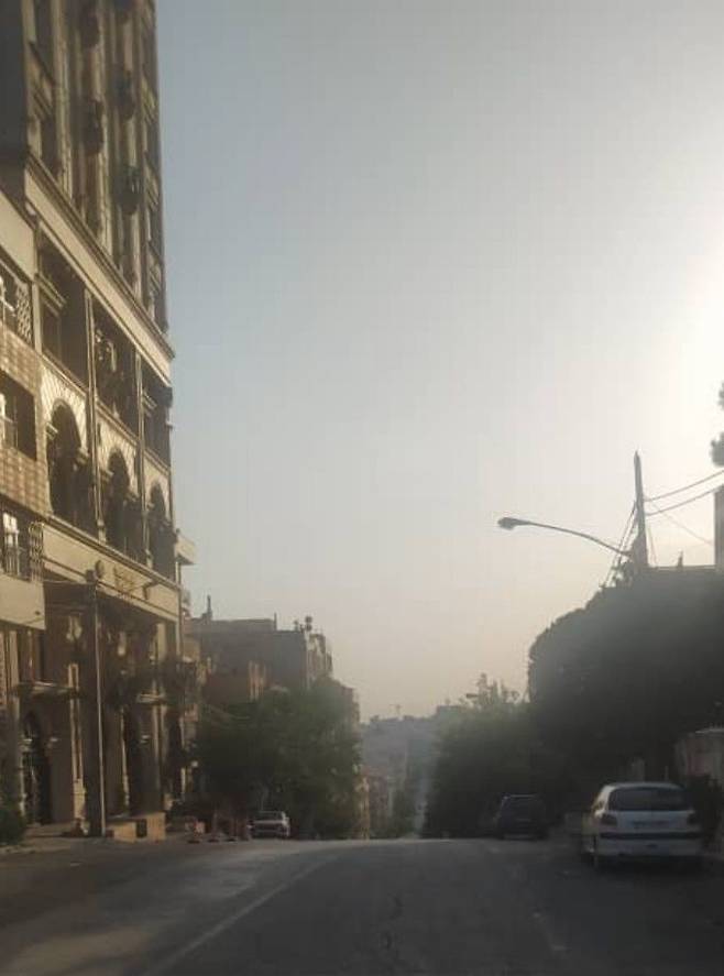 [서울=뉴시스] 이스라엘의 이란 테헤란 공습이 4일째로 접어든 16일 많은 시민들이 빠져나간 거리가 적막하다.(사진제공 더아시아엔) 2025.06.17.  *재판매 및 DB 금지