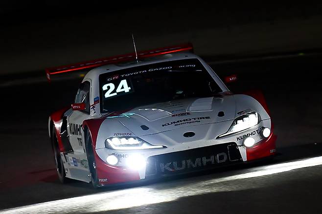 주행 중인 금호 SLM의 스톡카. 사진: 김학수 기자