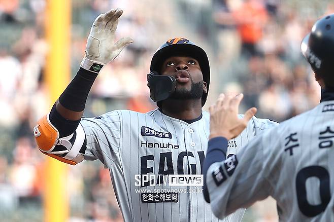 ▲ 플로리얼의 대체 선수가 오히려 더 좋은 활약을 한다면 한화도 대권 도전을 향한 탄력을 받을 수 있다 ⓒ곽혜미 기자