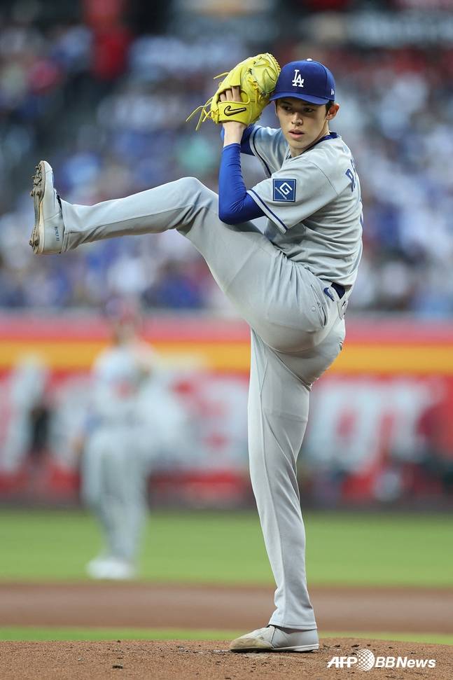 투구하는 사사키 로키. /AFPBBNews=뉴스1