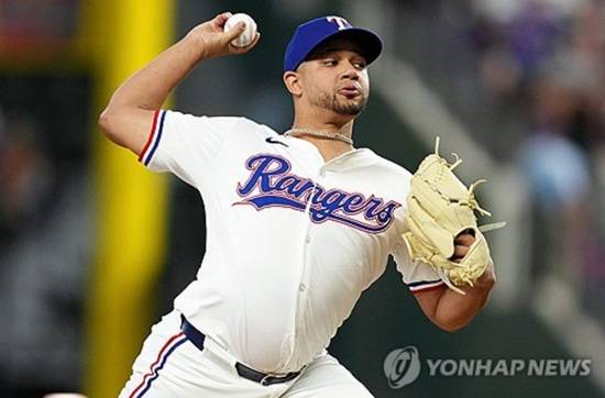 삼성 라이온즈가 기존 외국인 투수 데니 레예스와 결별한 뒤 텍사스 레인저스 출신 우완 파이어볼러 거슨 가라비토 영입에 근접한 것으로 알려졌다. 연합뉴스