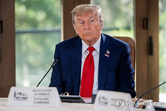 G7 정상회의 참석한 트럼프 미국 대통령 [EPA=연합뉴스. 재판매 및 DB 금지]