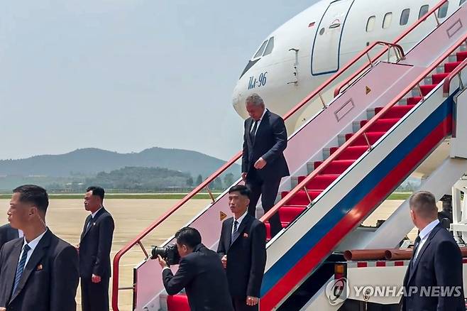 17일 북한 방문한 세르게이 쇼이구 러시아 국가안보회의 서기 [타스 연합뉴스. 재판매 및 DB 금지]