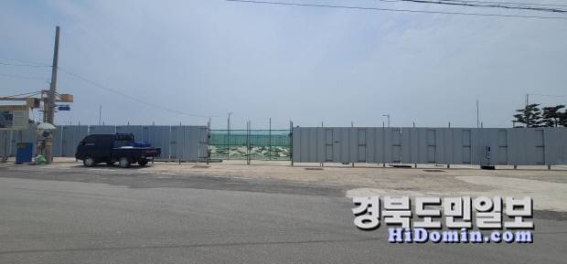 어촌뉴딜 사업으로 실시 중 일시 중단된 방석리 다목적커뮤니티센터 공사현장. 사진=신동선 기자&nbsp;