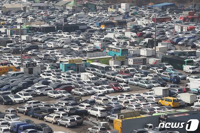 인천시 연수구 송도유원지 중고차 수출단지 / 뉴스1 ⓒ News1 임세영 기자