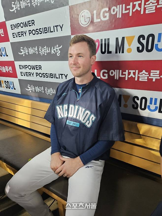 NC 라일리가 17일 서울 잠실구장에서 열린 2025 KBO리그 정규시즌 LG전 승리 후 취재진 인터뷰에 응하고 있다. 잠실 | 강윤식 기자 skywalker@sportsseoul.com