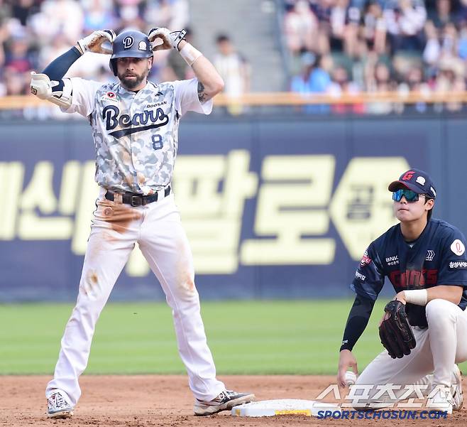 7일 잠실구장에서 열린 두산과 롯데의 경기. 4회 선두타자 2루타 날린 두산 케이브. 잠실=송정헌 기자songs@sportschosun.com/2025.06.07/