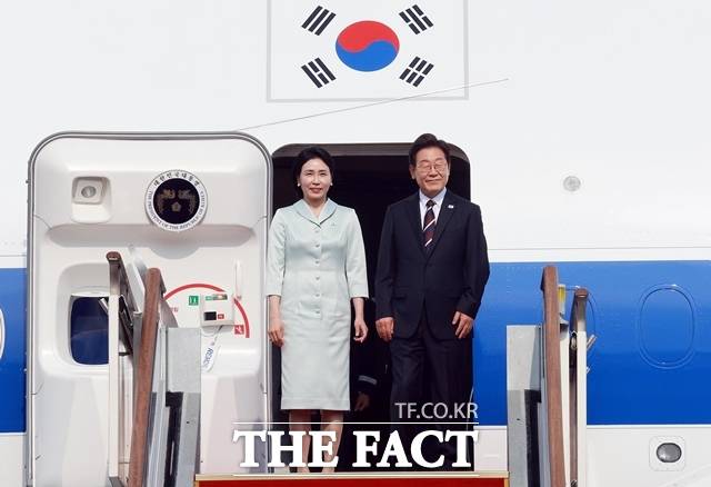 이같은 흐름은 이재명 정부 출범에 따른 기대감이 정당 지지도로 연결된 결과라는 분석이 우세하다. 실제 한국갤럽 조사에서 '이재명 대통령이 앞으로 5년간 직무를 잘 수행할 것'이라는 응답은 70%에 달했다. /뉴시스