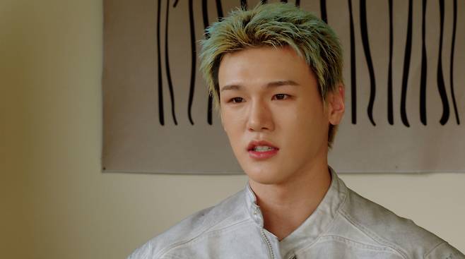 성소수자의 정체성을 바꿀 수 있다거나 잘못된 것이라고 보는 시선에 대해 배인은 "(자신의 성정체성을) 선택한 적이 없다"고 답했다. 남자를 좋아해야겠다고 먼저 결심하고 좋아한 게 아니라며, 그런 감정은 자연스럽게 시작된 것이라고 말했다