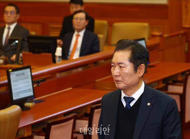 정청래 국회 탄핵소추단장이 지난 1월 14일 서울 종로구 헌법재판소에서 열린 윤석열 대통령 탄핵심판 사건 첫 변론기일에 출석하고 있다. ⓒ데일리안 홍금표 기자