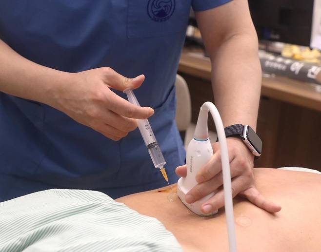 약침 치료 모습.