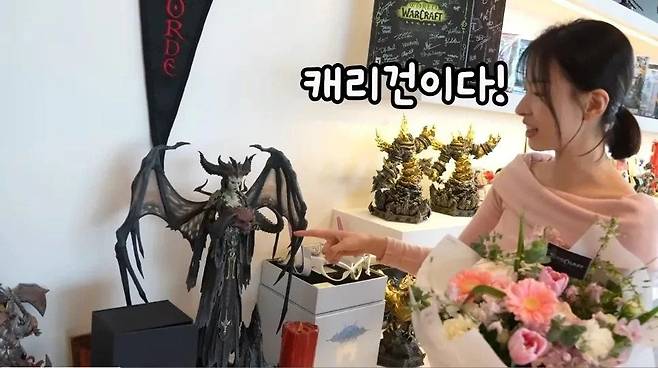 6939bbe050907643a35559aff2417cc1.webp.ren.jpg 스타는 좋아하는데 블알못인 이시아