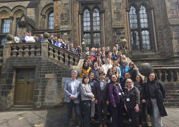 17일(현지시간) 스코틀랜드 글래스고에서 탄소중립도시연합(CNCA) 정기 회의가 열린 가운데 인천 등 세계 각 도시 대표단이 기념 촬영을 하고 있다. [사진=인천시]