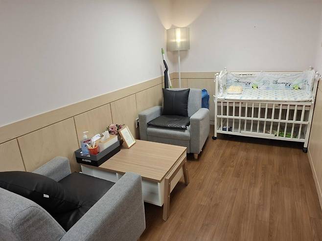 Mothers receive counseling here. Many of them are still bleeding and cry a lot, according to Hwang. (Shin Ji-hye/The Korea Herald)