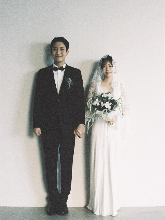 조형우는 지난 17일 자신의 SNS에 장문의 자필 편지를 찍은 사진과 함게 “행복한 나날들을 지내고 있는 와중에, 이번 주말 제가 결혼을 하게 됐습니다”며 결혼 소식을 알렸다. / 사진 = SNS