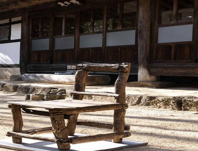 지난해 예비문화유산 발굴 공모전에서 우수사례로 지정된 전남 순천시 송광사의 '법정스님 빠삐용의자'. / 사진 제공 = 불일암 덕조스님