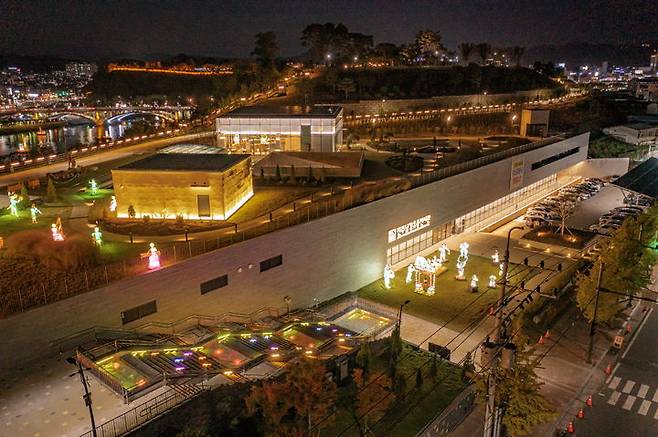 [진주=뉴시스] 진주남강유등전시관 야경. (사진=뉴시스 DB). photo@newsis.com *재판매 및 DB 금지