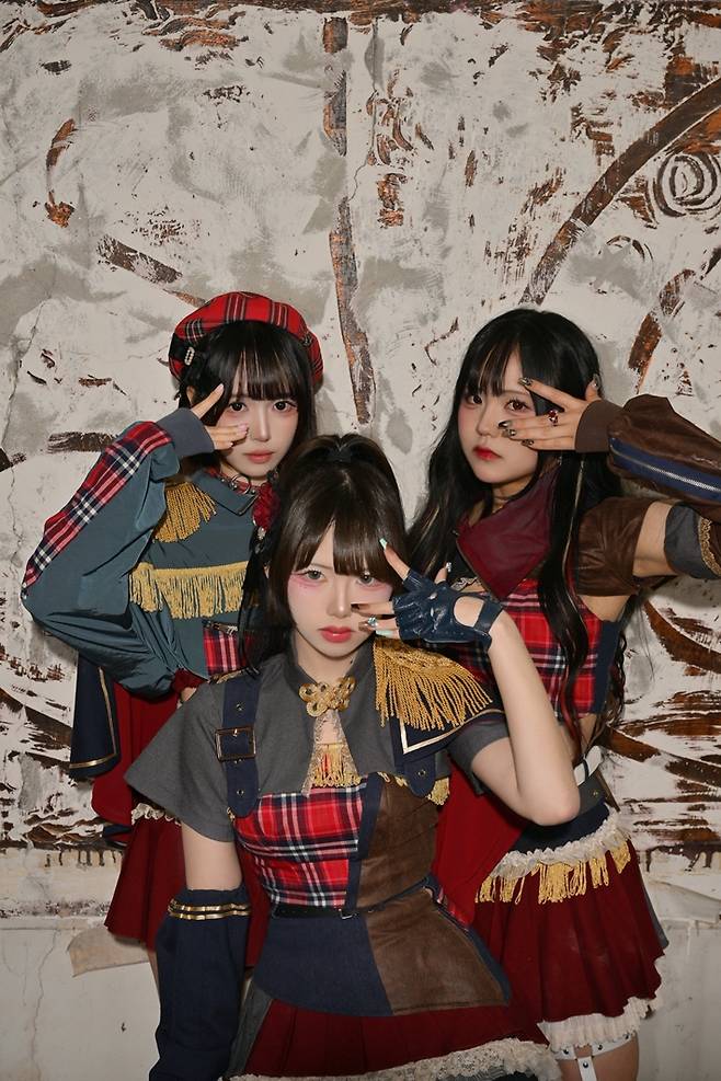 일명 '지하 아이돌'로 활동한 걸그룹 이호테우. 이호테우 공식 트위터