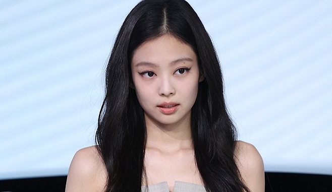 그룹 ‘블랙핑크’&nbsp;멤버 제니가 친부를 사칭한 A씨를 상대로 낸 출판물 배포 금지 소송에서 승소했다. 세계일보 자료사진