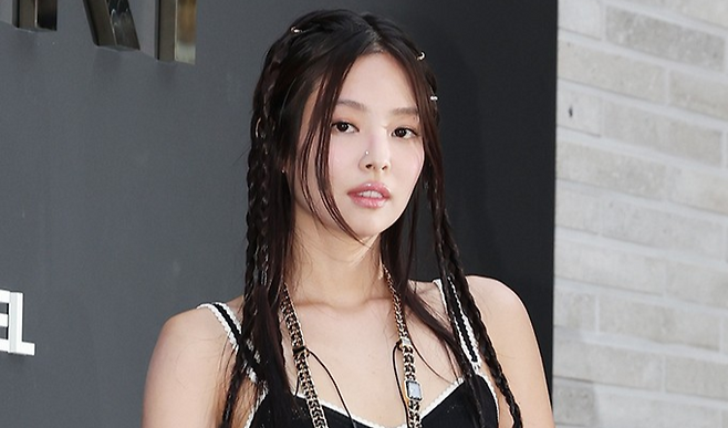 그룹 ‘블랙핑크’ 멤버 제니가 친부를 사칭한 A씨를 상대로 낸 출판물 배포 금지 소송에서 승소했다. 세계일보 자료사진