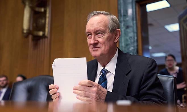 마이크 크레이포 미국 상원 재무위원회 위원장. AP연합뉴스