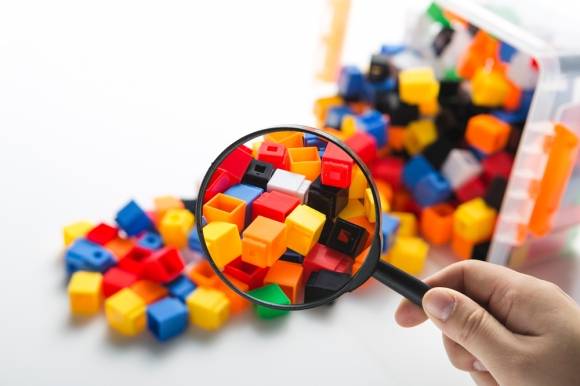 한국소비자원의 어린이 안전사고 동향에 따르면 2019년부터 2023년 사이 이물 삼킴 및 흡인 사고 건수는 매년 약 2000건에 달한다. 아이클릭아트 자료사진