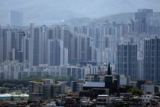 4일 서울 남산에서 바라본 아파트 등 모습. 연합뉴스