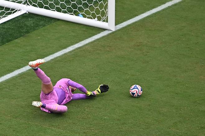 도르트문트 골키퍼 그레고르 코벨 선방 장면. AFP