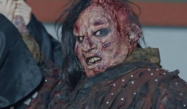 ‘귀궁’에서 특수 분장을 하고 팔척귀를 연기한 배우 서도영. 사진lSBS