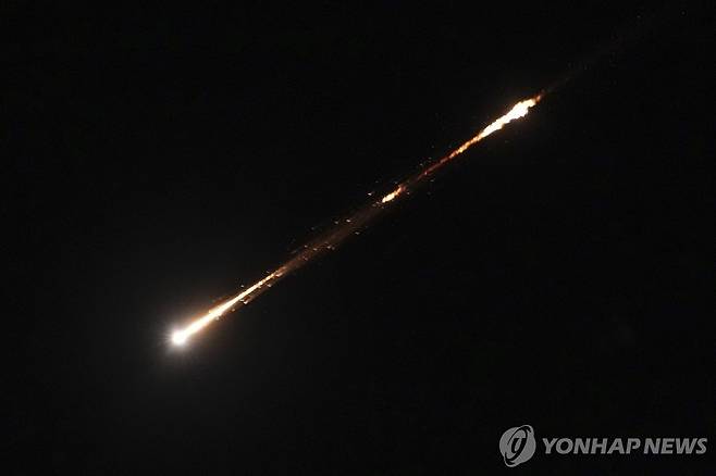 이스라엘 예루살렘 상공에 발사된 미사일 [AP=연합뉴스]